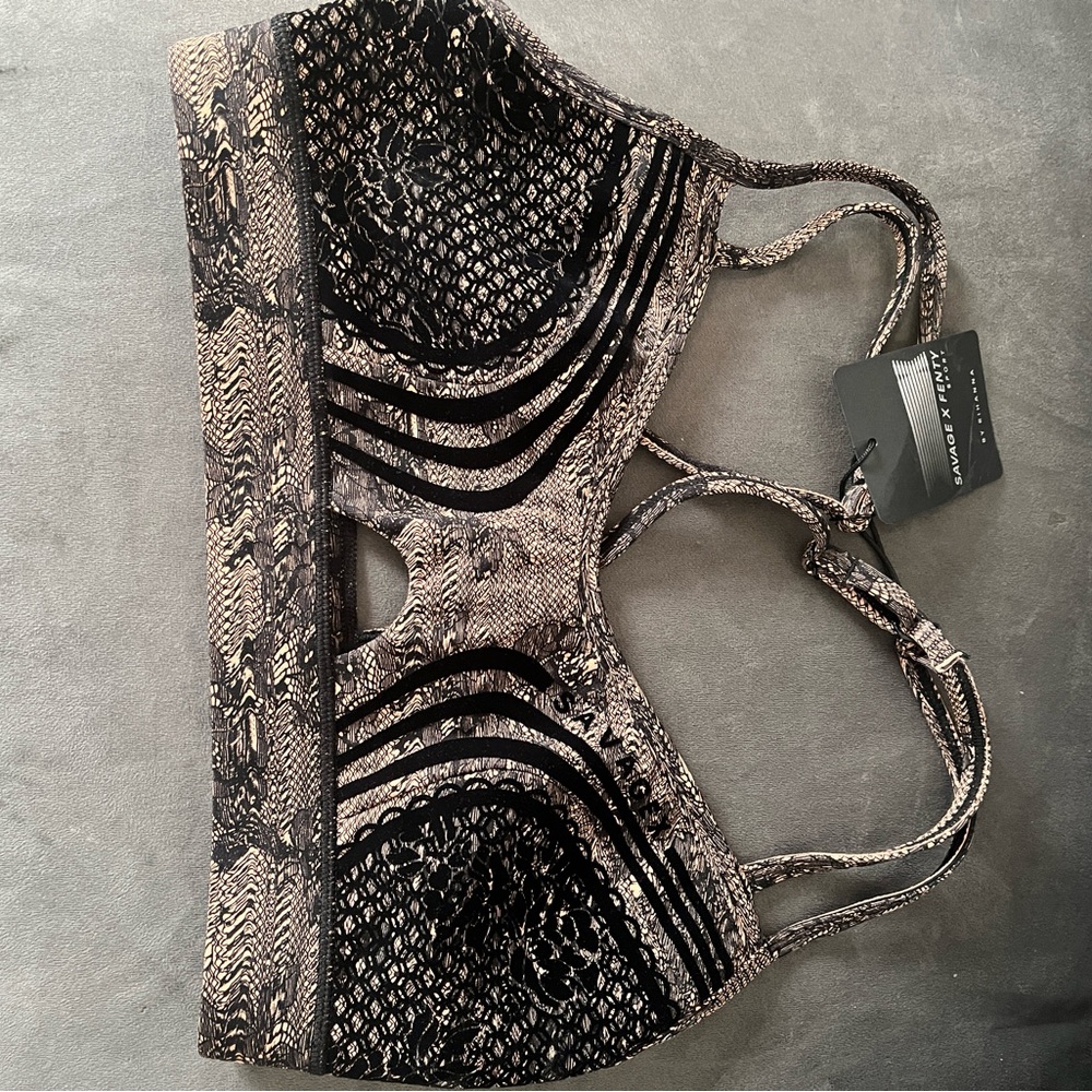 Savage x Fenty Specisl FX Low Impact Sports Bra NWT